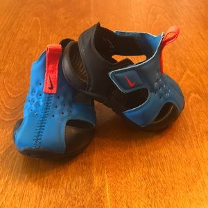 Toddler boys Nike sandals